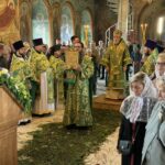 В праздник Святой Троицы епископ Новокузнецкий и Таштагольский Владимир совершил литургию в Спасо-Преображенском кафедральном соборе
